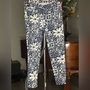 Kate Spade New York Women’s Size 29 Floral Print Pants Navy and White